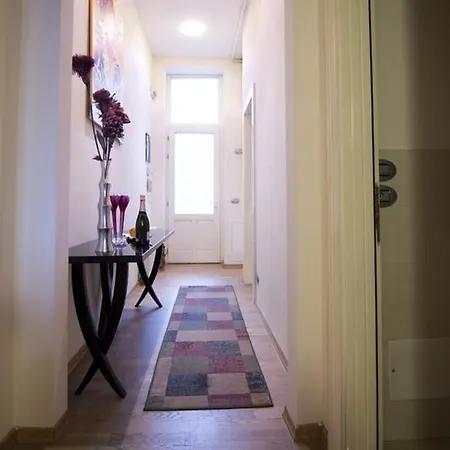 Red Downtown Unirii Apartman Kolozsvár